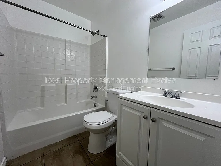 10402 N 9th Ave #1 — Photo 17
