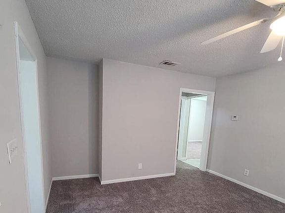 4th image of 2745 DARROW Street