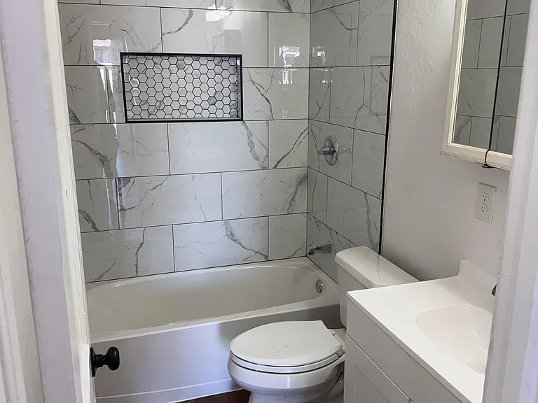 1507 W Washington Ave — Photo 9