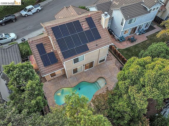 3rd image of 150 Trenton Cir