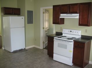 259 E Main St APT 4, Chicopee, MA 01020