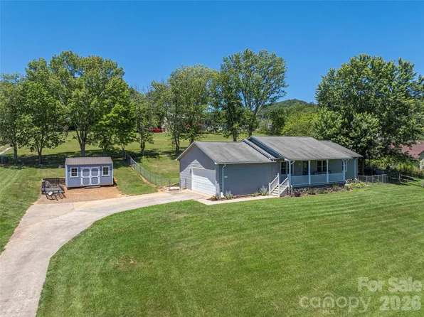 219 Hookers Gap Rd, Candler, NC 28715