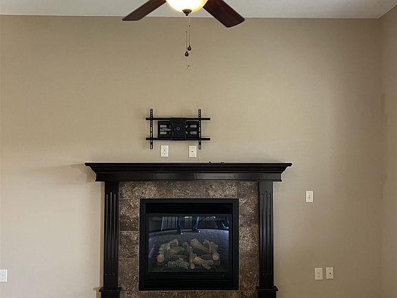 3rd image of 2610 N Woodridge St