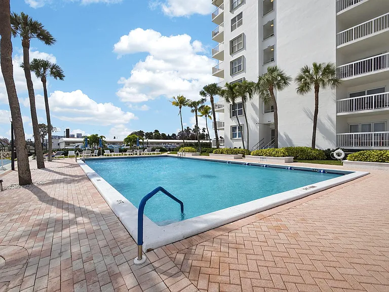 2600 N Flagler Dr #911 — Photo 34