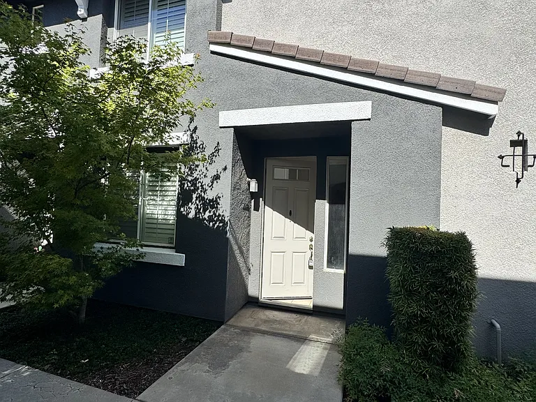 2089 Boccioni Ln — Photo 2
