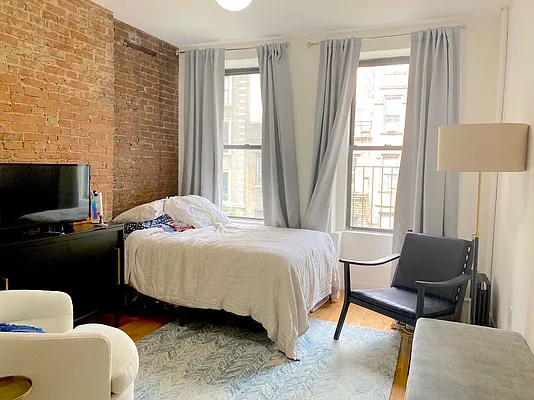 Rented by Dream NYC LLC | media 9