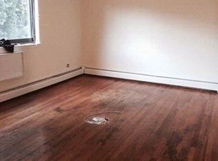 8716 Winchester Blvd APT 3C, Queens Village, NY 11427