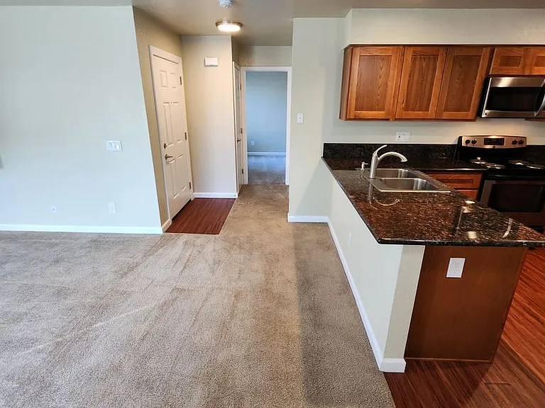 Carmel Woods Apartments — Photo 64