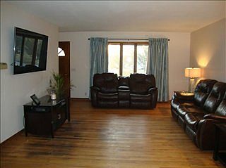 5th image of 8165 Woodlawn Dr