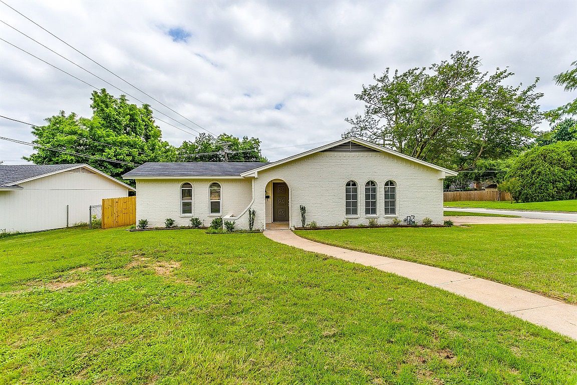 629 NW Newton Dr, Burleson, TX 76028 Zillow