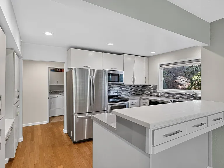 48 Eagle Crest Dr #5E — Photo 3
