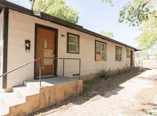 1809 E Leon St #A, Gatesville, TX 76528