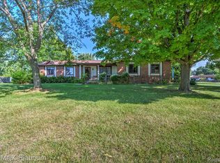 7062 S Fork Dr, Swartz Creek, MI 48473