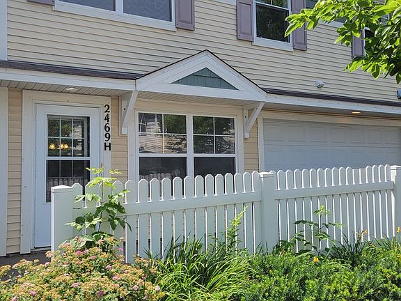 2nd image of 2469 Dawes Pl Unit H