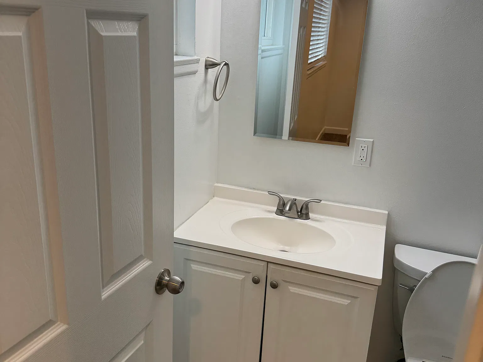 3 bed, 1100 sqft, $4,200 — Photo 3