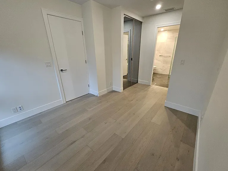 1342 Johnston Rd #403 — Photo 27