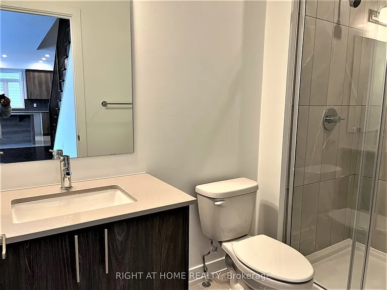 902 Duxbury Ln — Photo 16