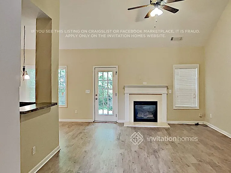 2453 Folsom St — Photo 6