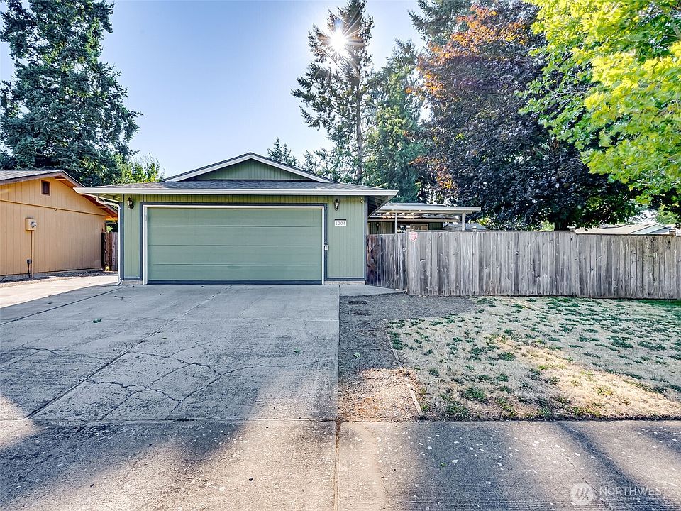 1st image of 1208 SE Briarwood Drive