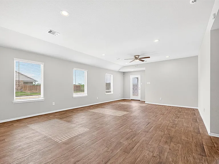 21414 Hartford Hollow Ln — Photo 2