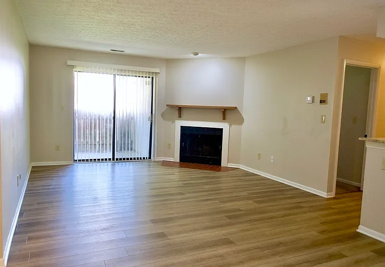 2245 Hedgerow Rd #B — Photo 2