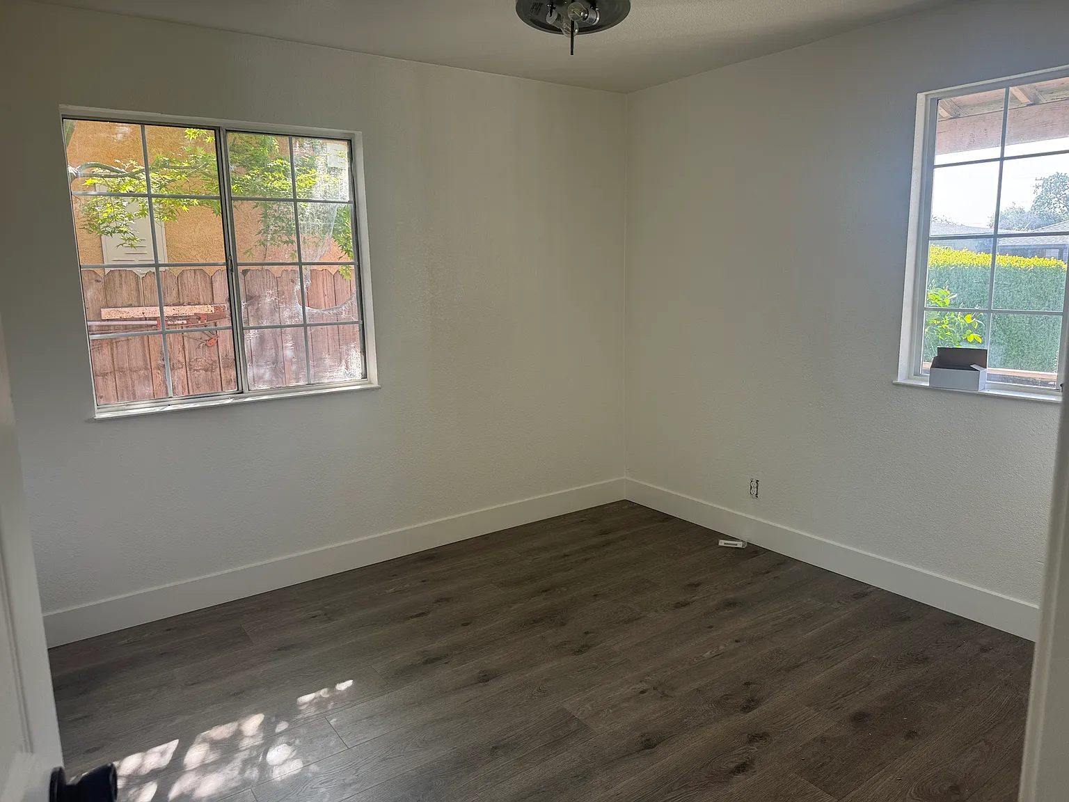 708 4th Ave — Photo 3