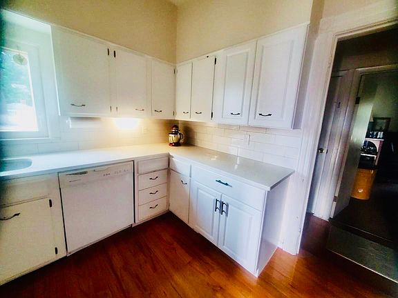 3rd image of 19 Legrande Ave #1
