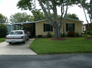 2057 E Lakeview Dr, Sebastian, FL 32958