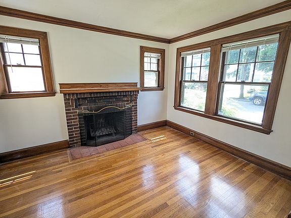 3rd image of 50 Foster Rd
