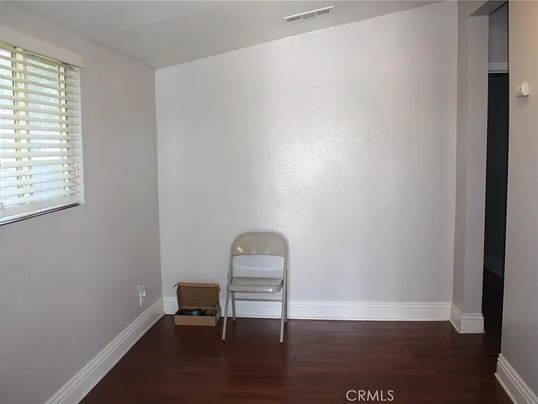 507 W State St — Photo 9