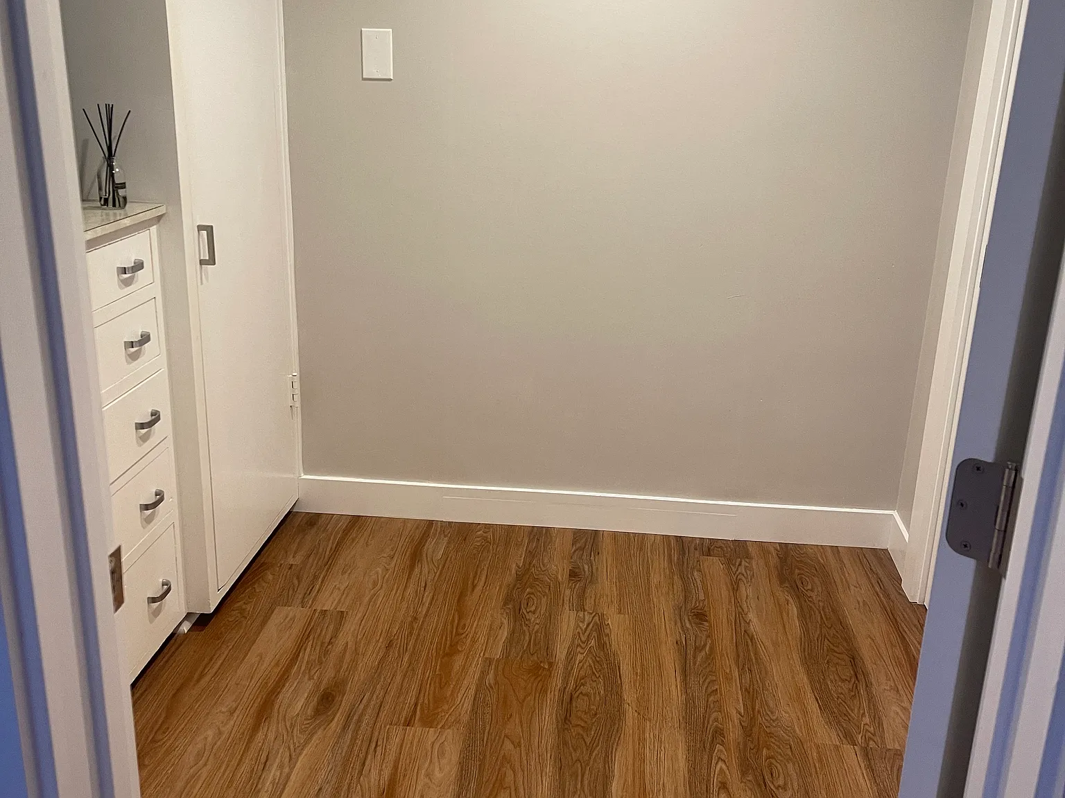 1 bed, 1930 sqft, $2,450 — Photo 2