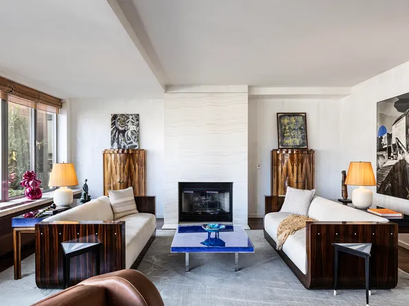 224 West 18th Street image 2 of 19