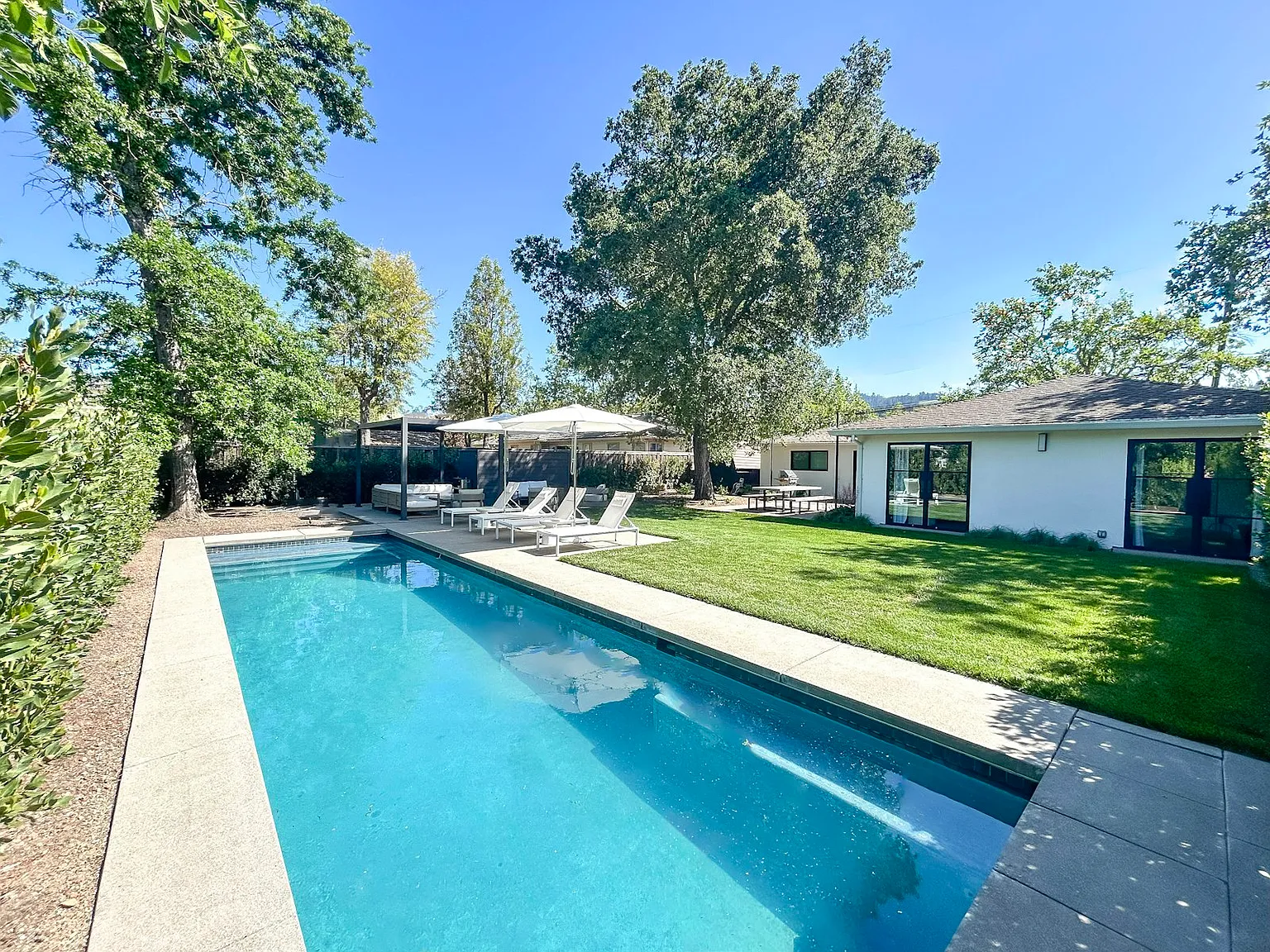 4 Arch Way — Photo 2