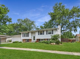 2302 Tamarack Dr, Champaign, IL