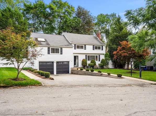 15 Greeley Cir, Arlington, MA 02474