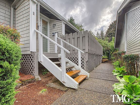 2nd image of 3212-3234 E 13th Pl #3224-7