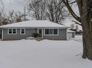 1175 Burnette St, Neenah, WI 54956