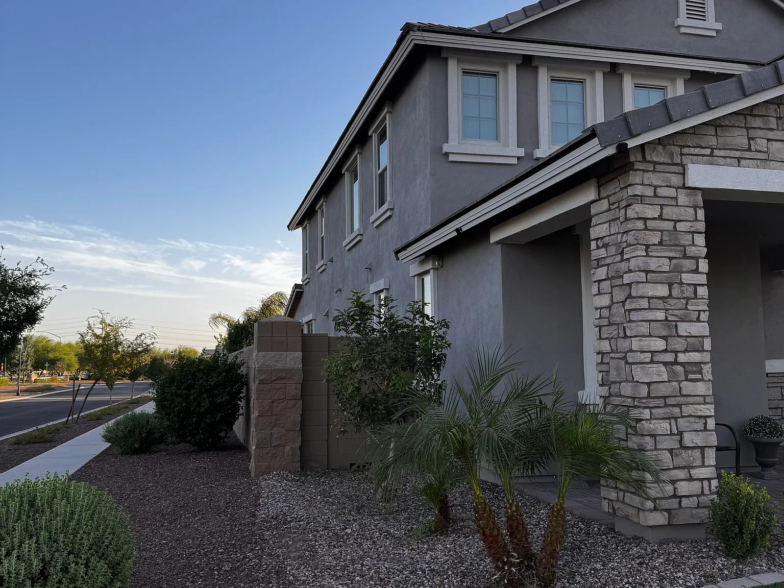 5 bed, 2631 sqft, $3,900 — Photo 3