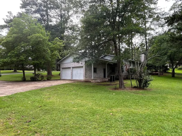 917 Woodcrest Rd, Camden, AR 71701