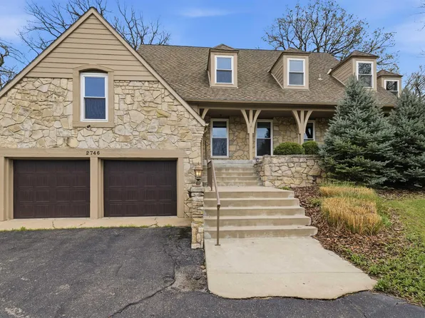 2746 SW Macvicar Ave, Topeka, KS 66611