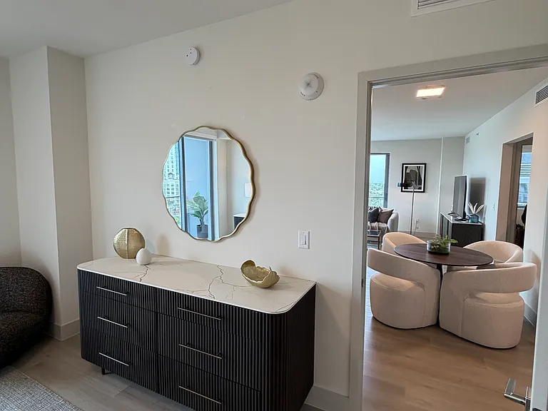 1627 Van Buren St #B — Photo 14