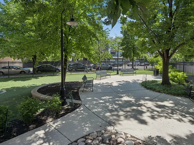 2310 W Saint Paul Ave #501 — Photo 21