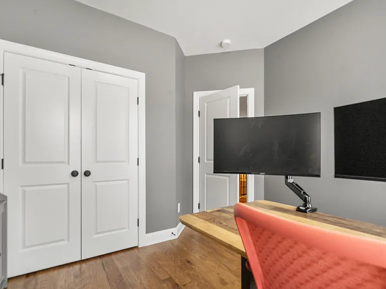613 Harrington Hls — Photo 13