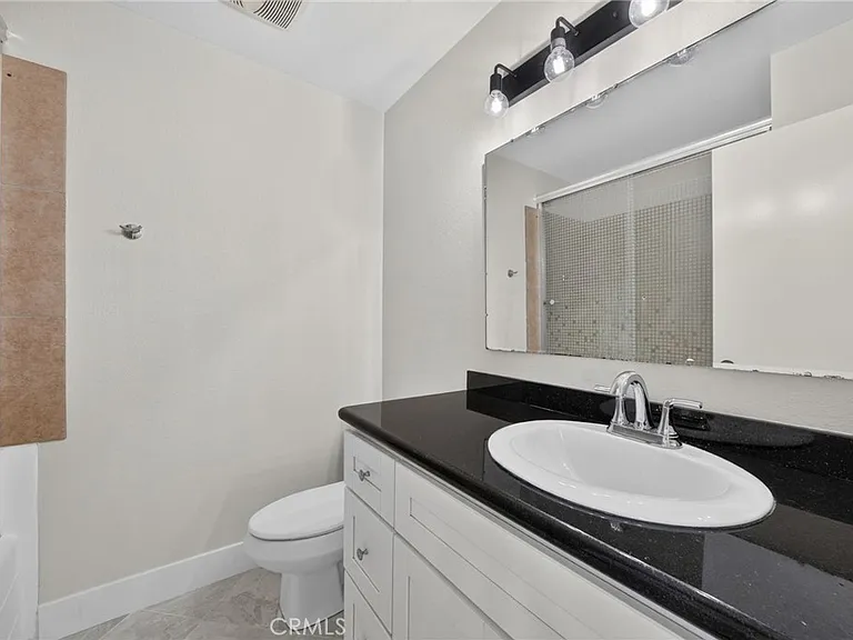 559 Pierpont Dr — Photo 12