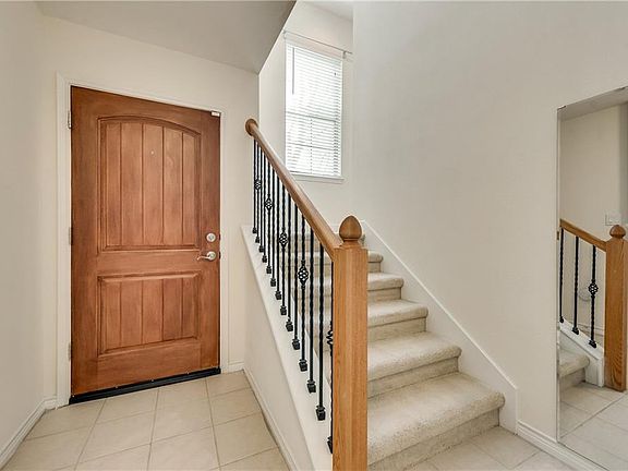 4th image of 2103 Grove Park Ln
