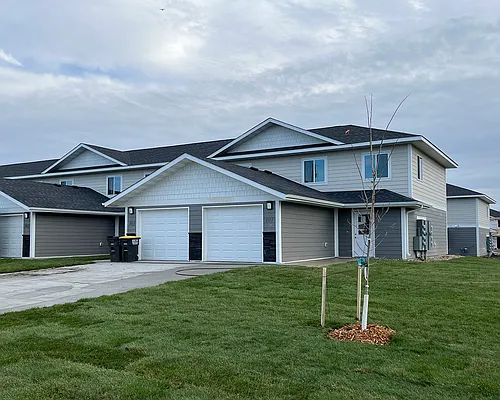 Fox Meadows Townhomes Photo 1