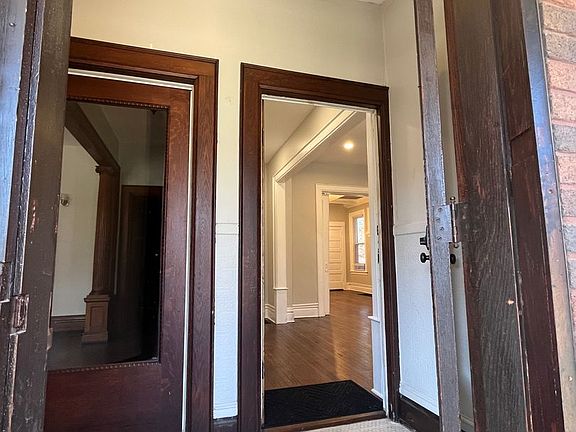 2nd image of 1702-1704 Bryden Rd