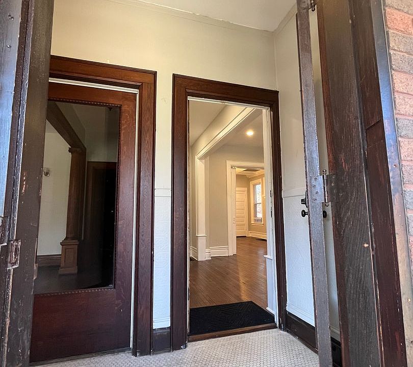 1st image of 1702-1704 Bryden Rd