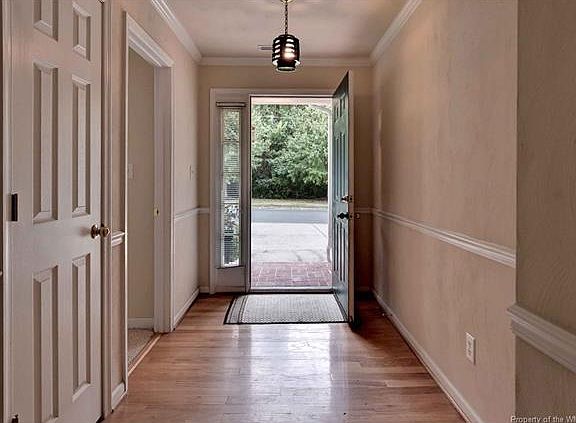 3rd image of 123 Bastille Ct
