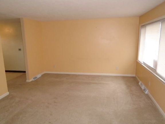 3rd image of 4205 Ashland Ave